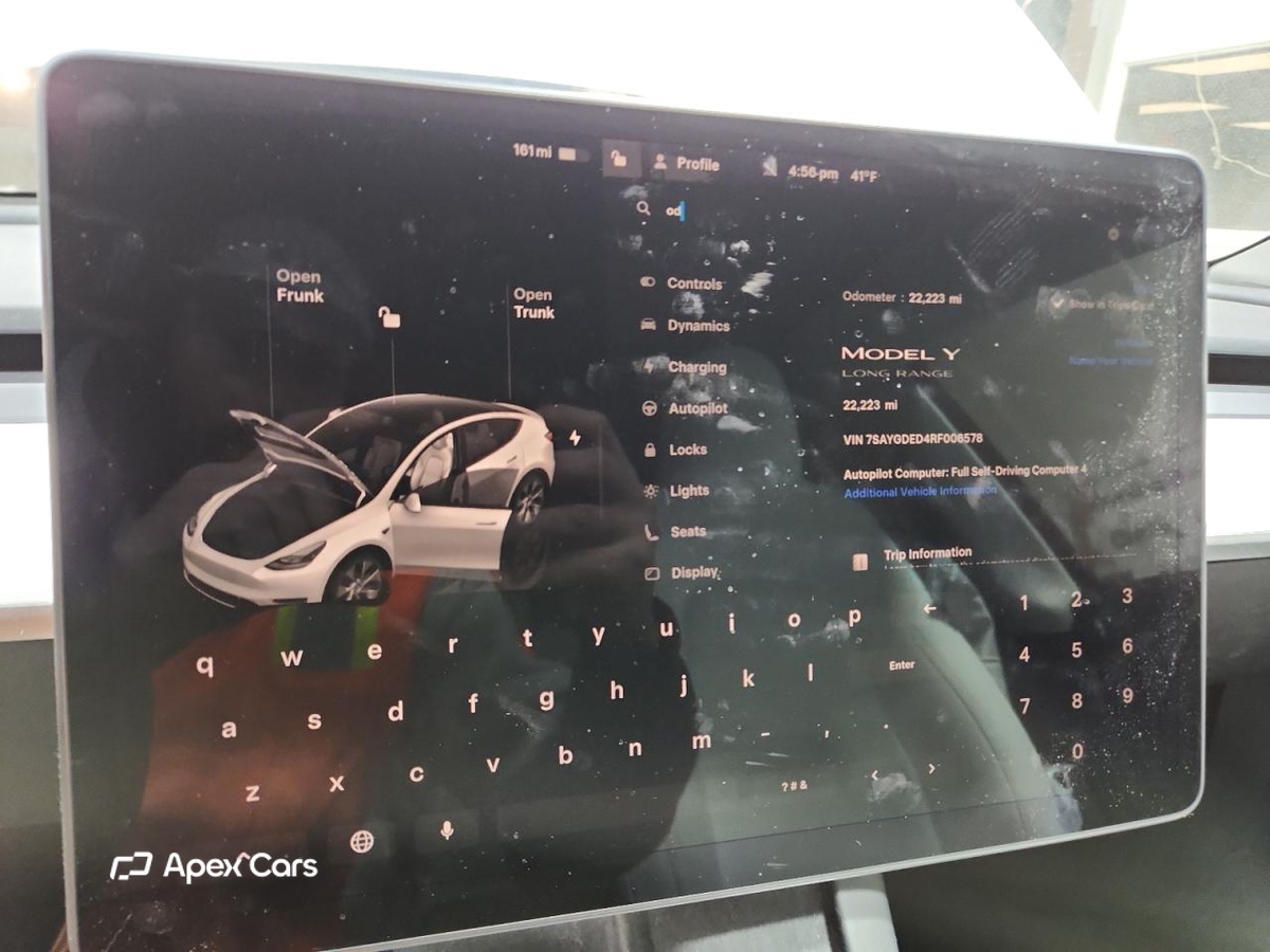 Tesla Model Y 2024