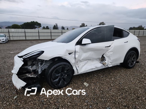 Tesla Model Y 2024 - Image 1 of 13