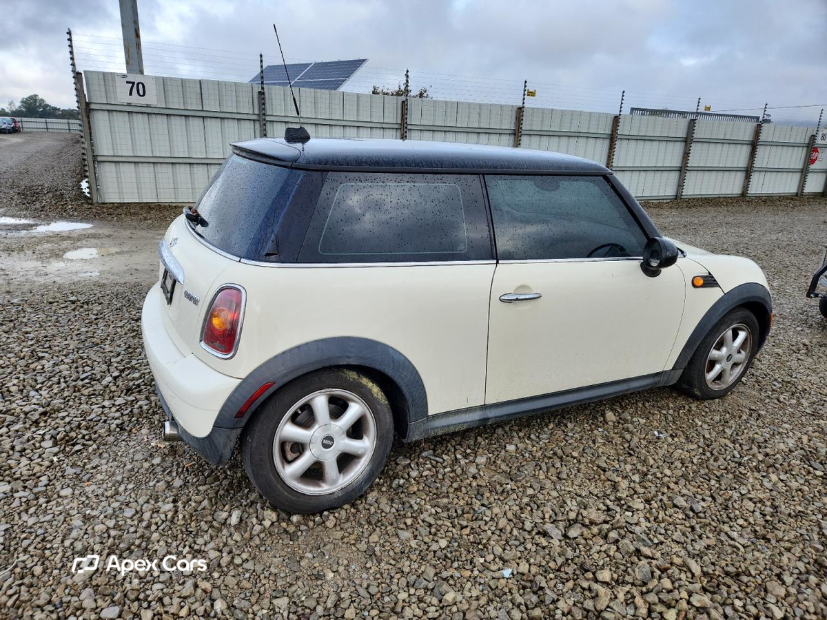 MINI Cooper 2010