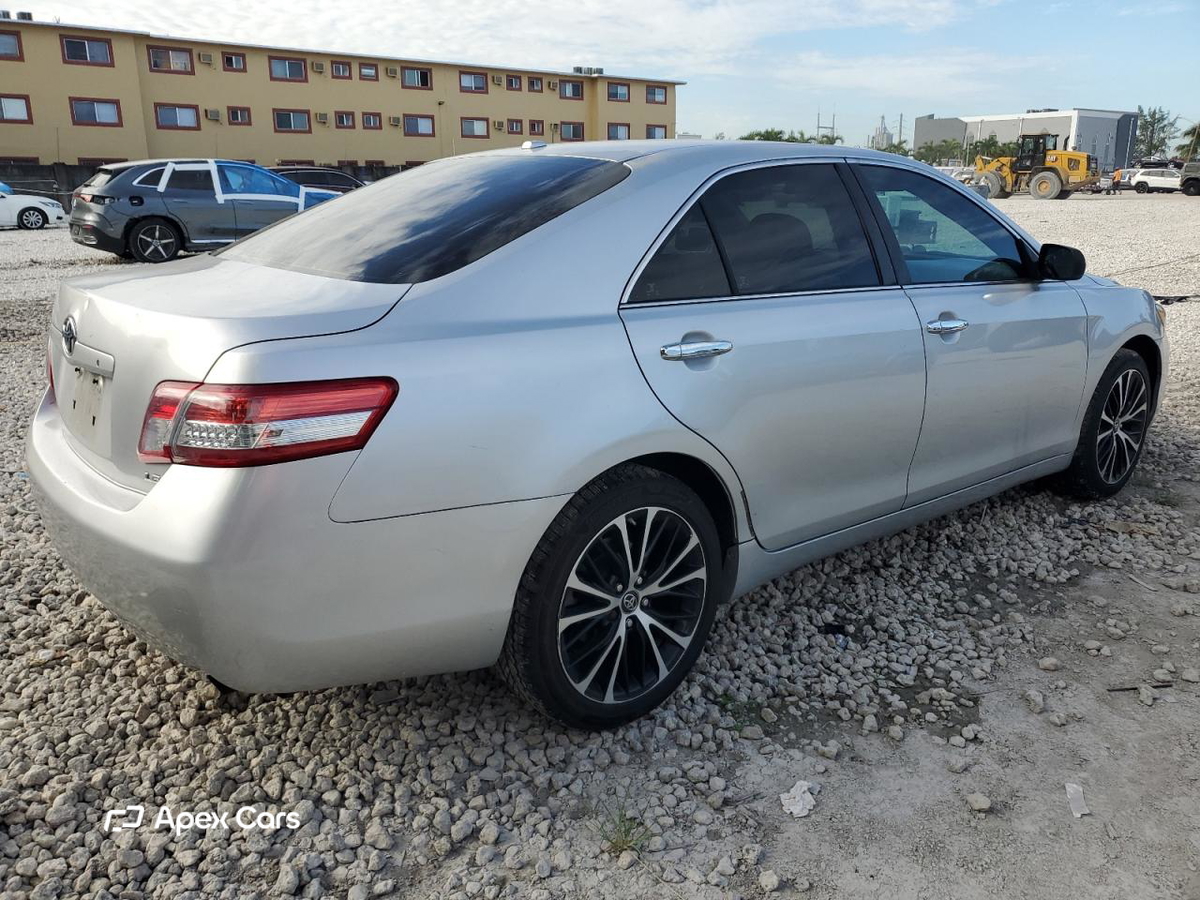 Toyota Camry 2011