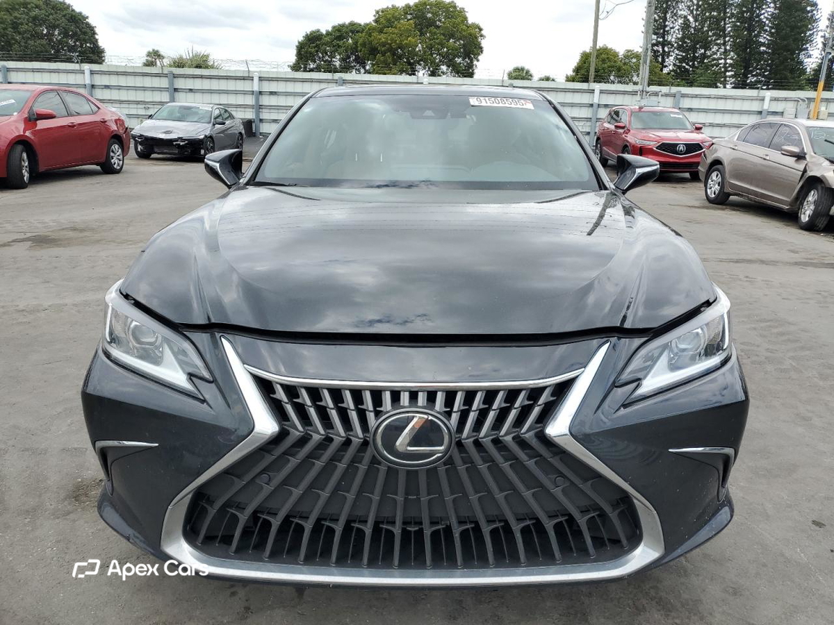 Lexus ES 2025