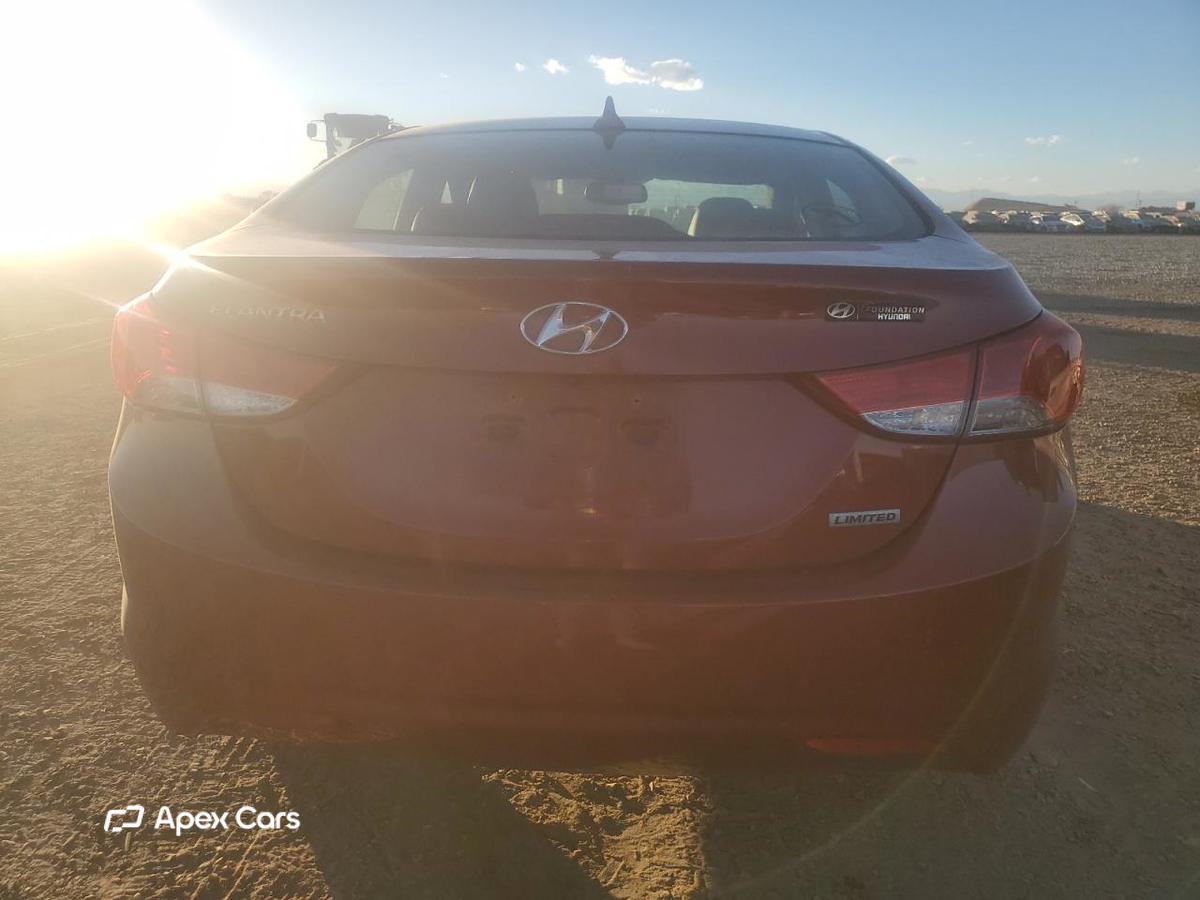 Hyundai Elantra 2012