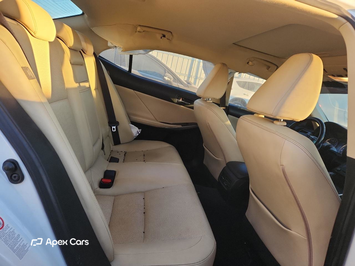 Lexus IS 2015