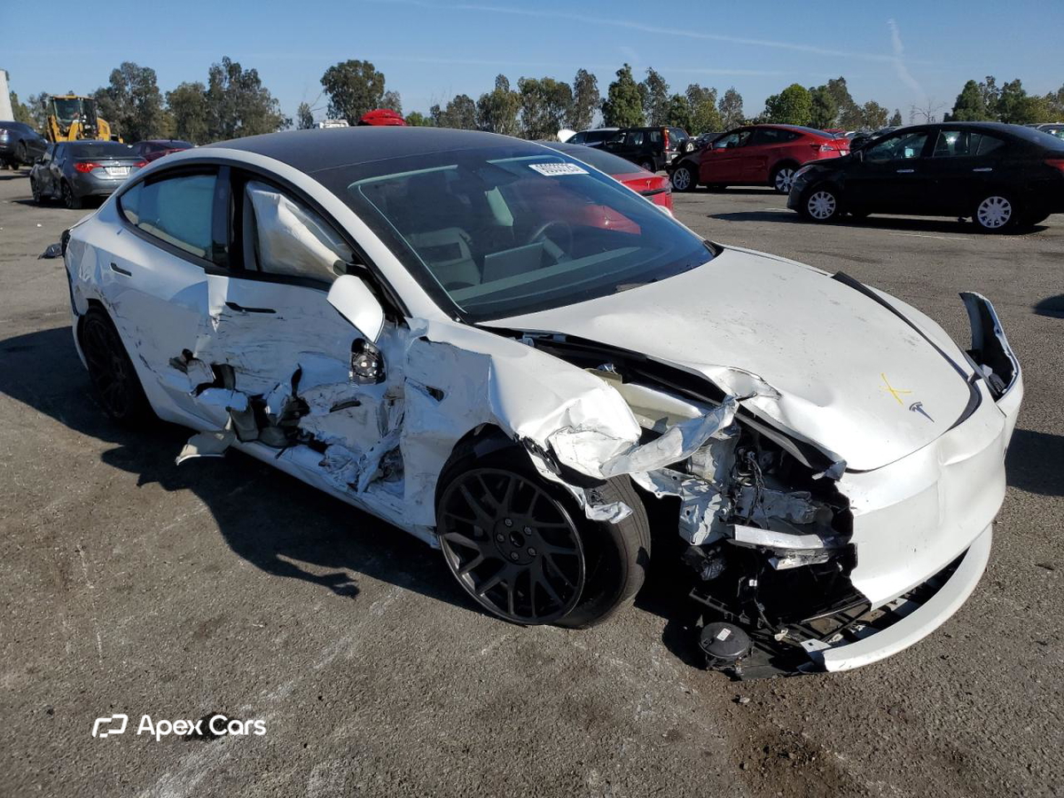 Tesla Model 3 2025