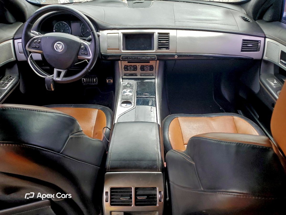 Jaguar XF 2012