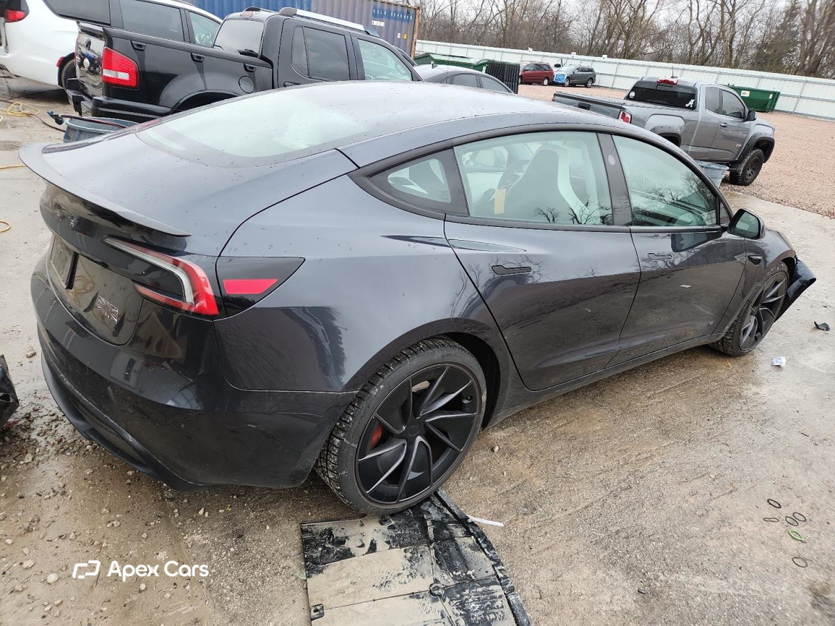 Tesla Model 3 2024