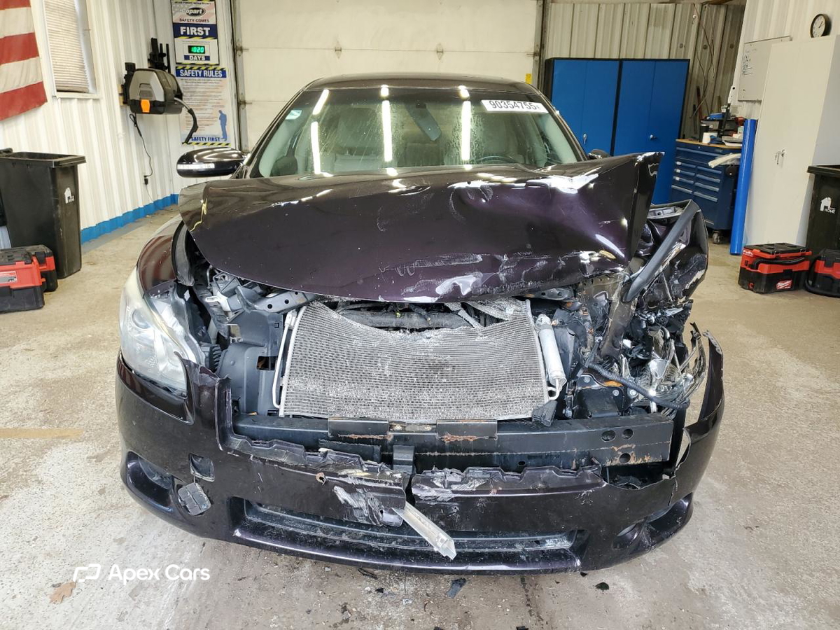 Nissan Maxima 2014