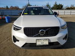 Volvo XC40 2025