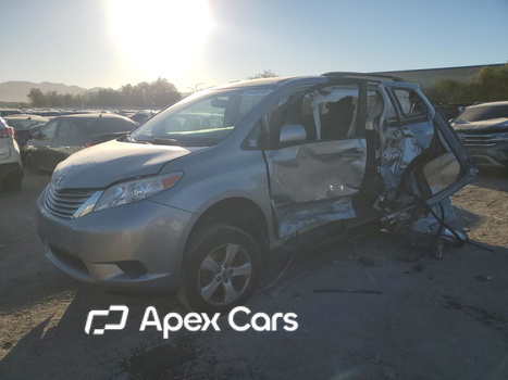 Toyota Sienna 2017 - Image 1 of 14