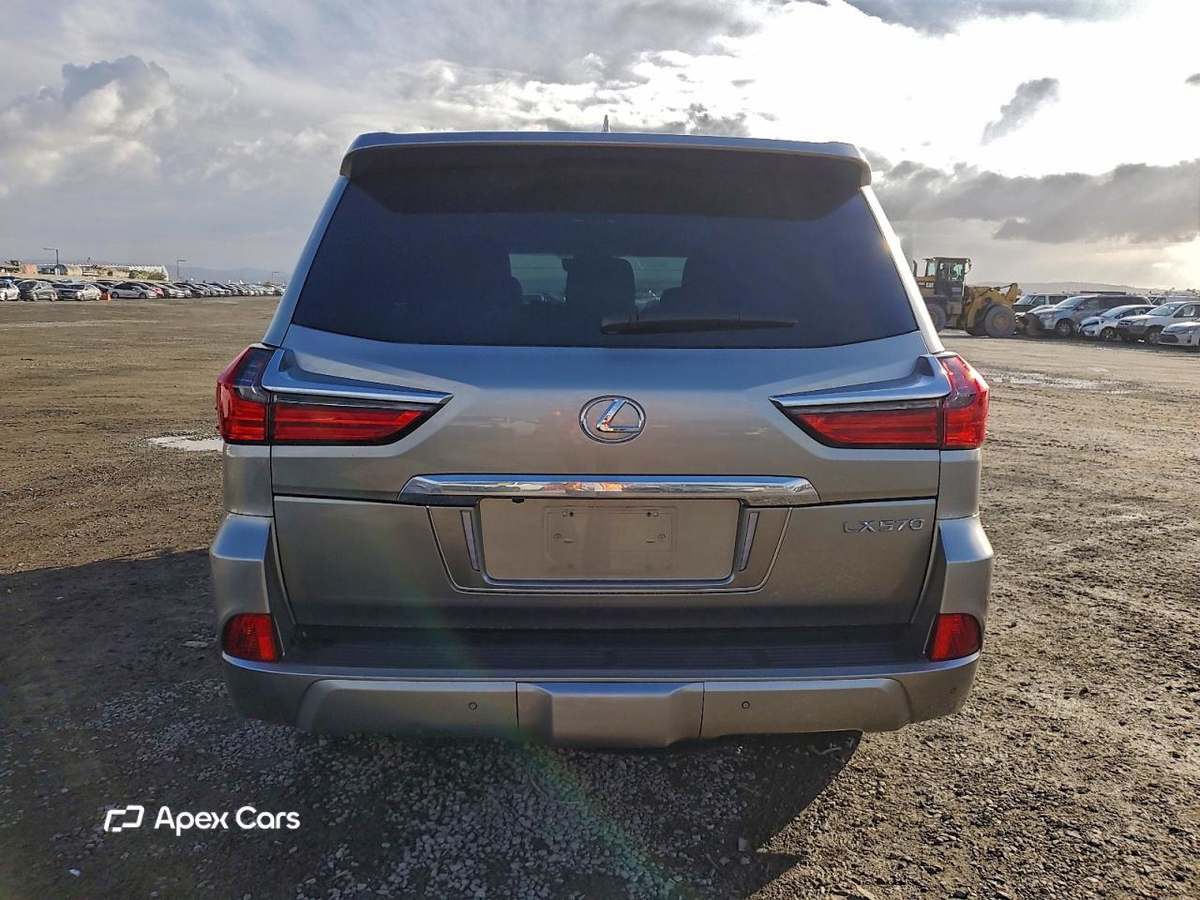Lexus LX 2021