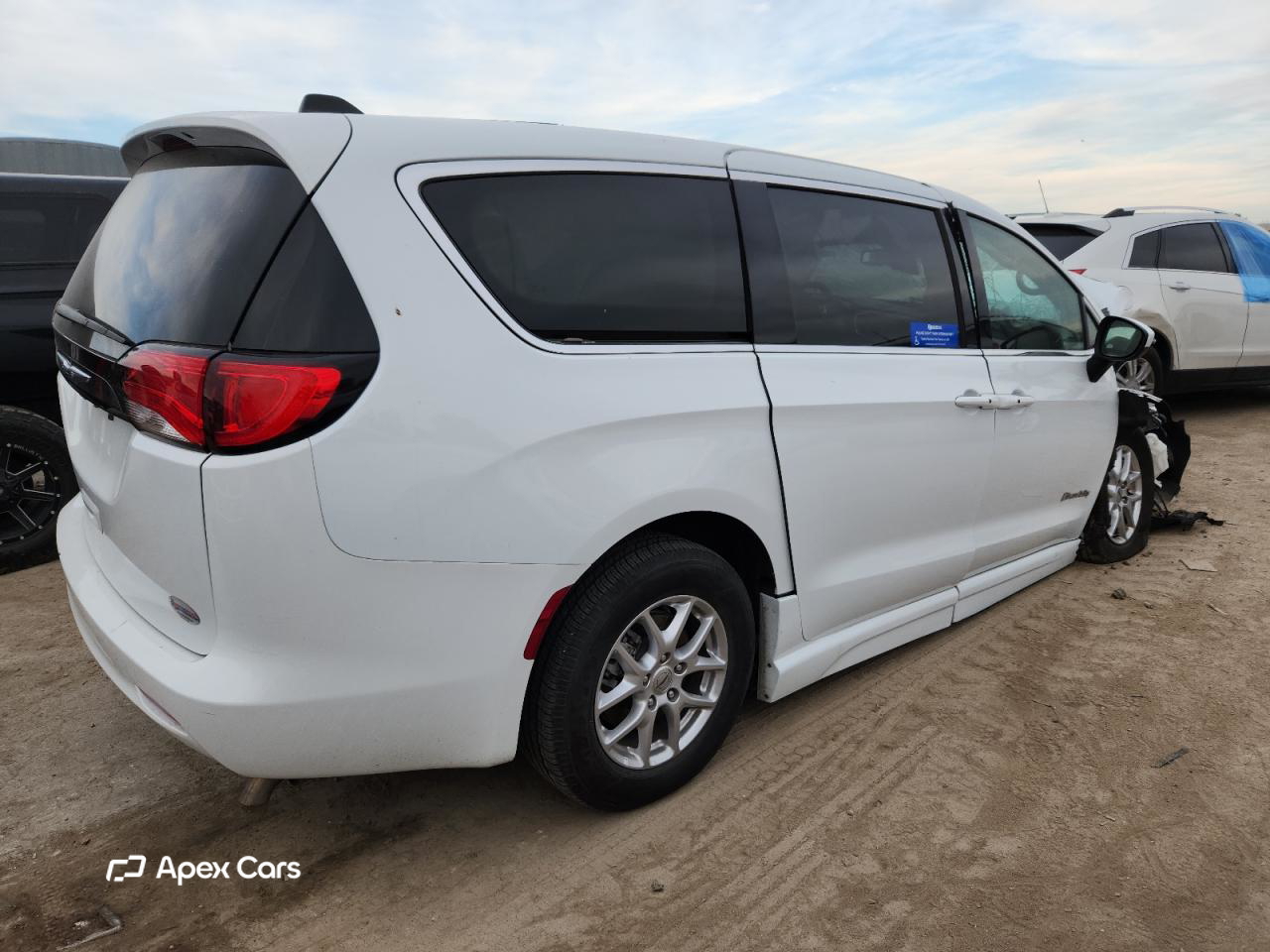 Chrysler Voyager 2023