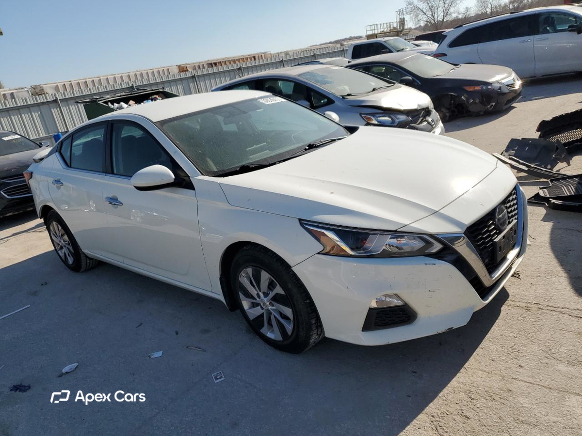 Nissan Altima 2020