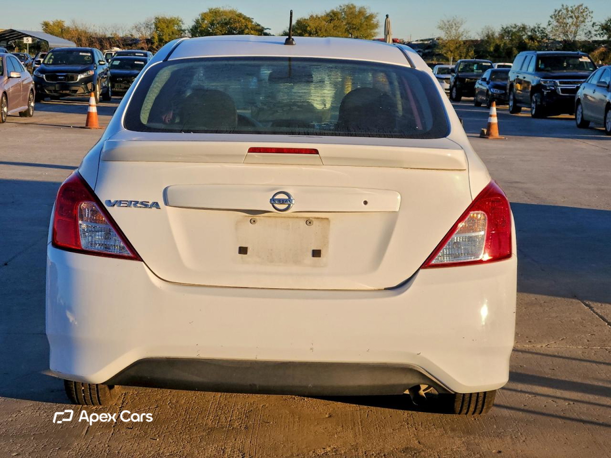 Nissan Versa 2017