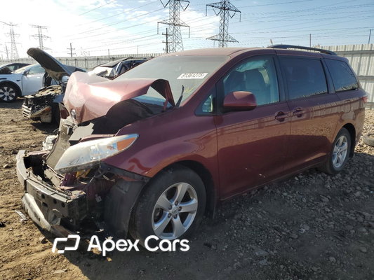 Toyota Sienna 2015 - Image 1 of 15
