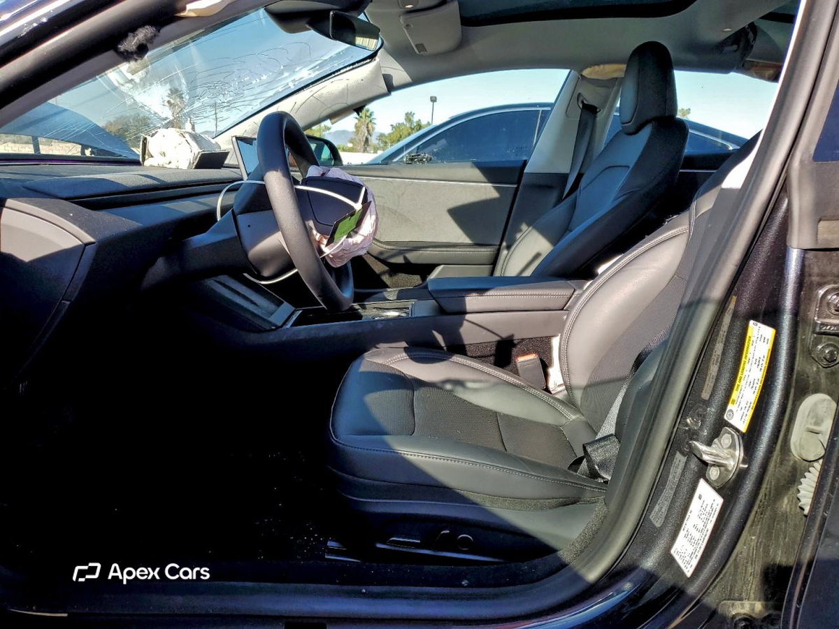 Tesla Model 3 2024