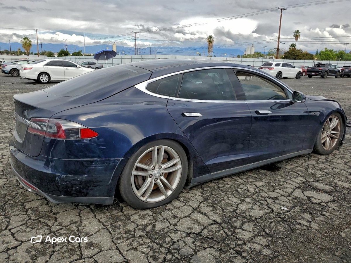 Tesla Model S 2013