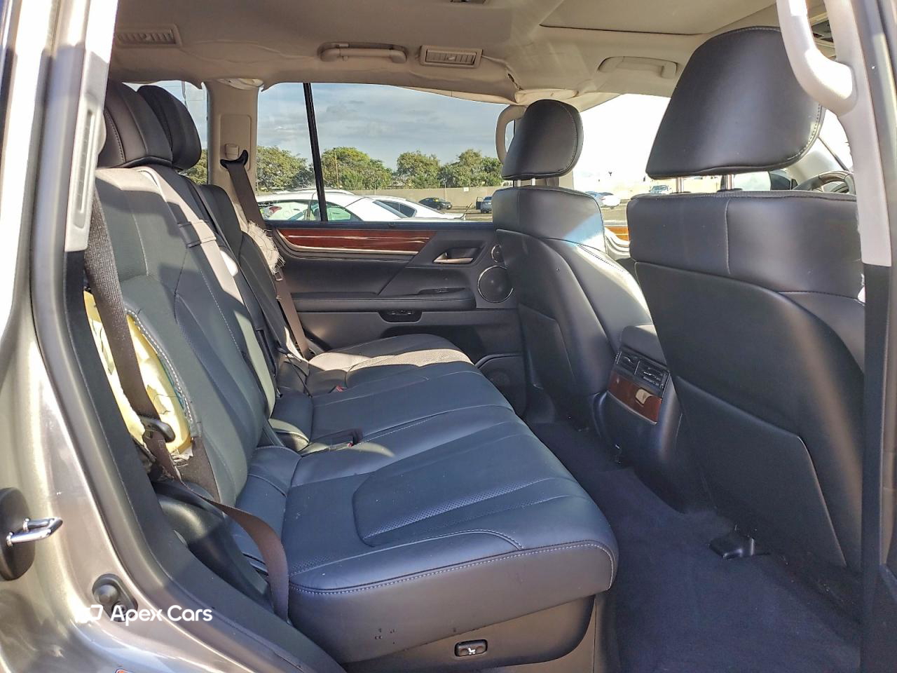 Lexus LX 2021