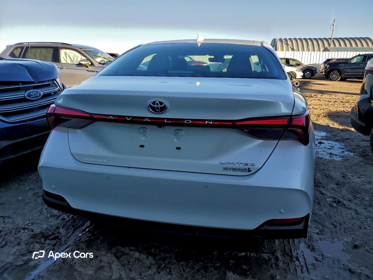 Toyota Avalon 2021
