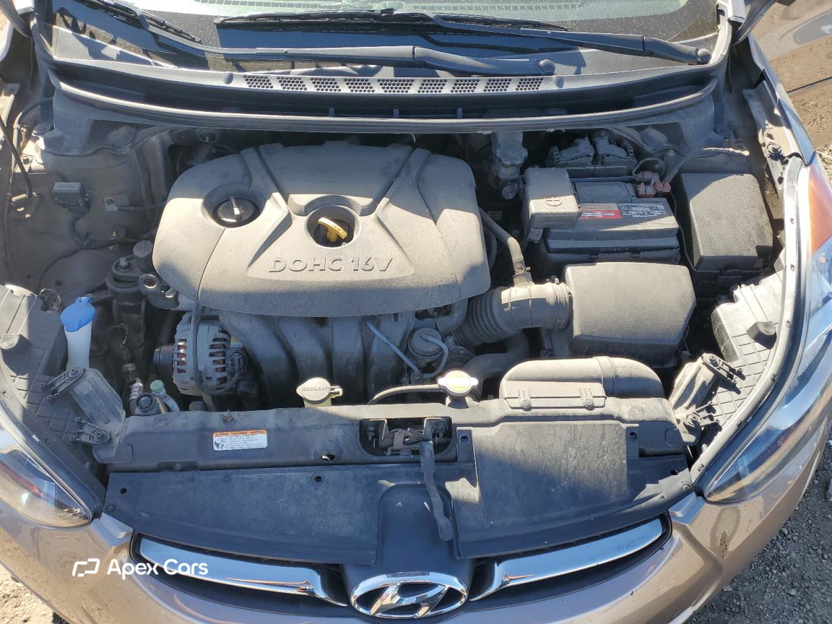 Hyundai Elantra 2012