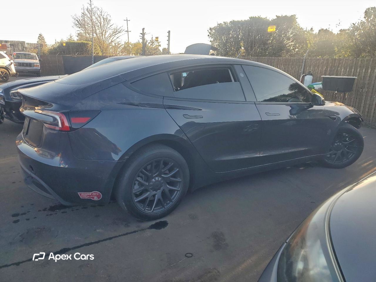 Tesla Model 3 2024