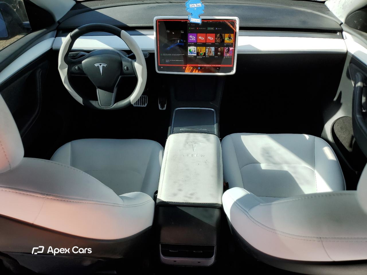 Tesla Model Y 2025