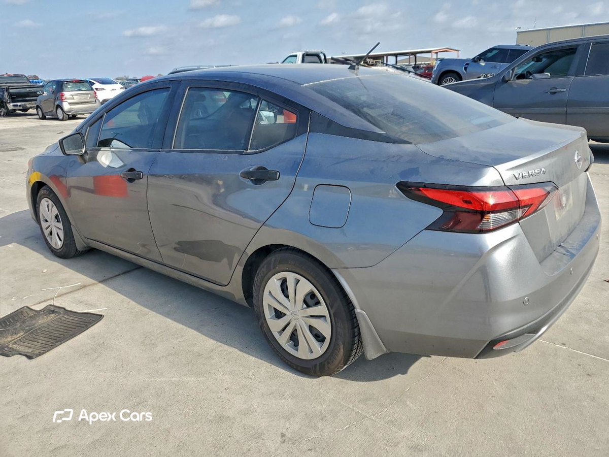 Nissan Versa 2021