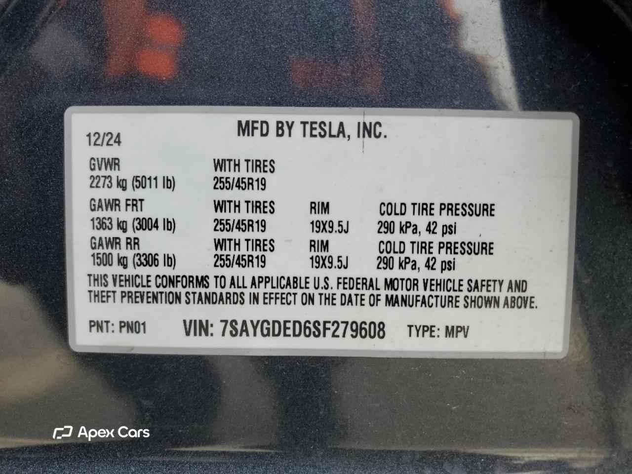Tesla Model Y 2025