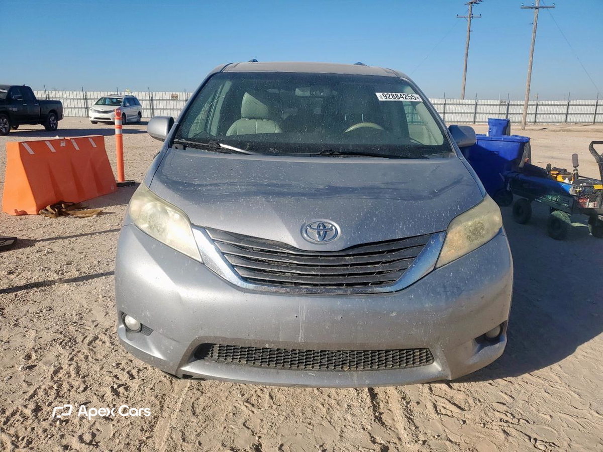 Toyota Sienna 2012