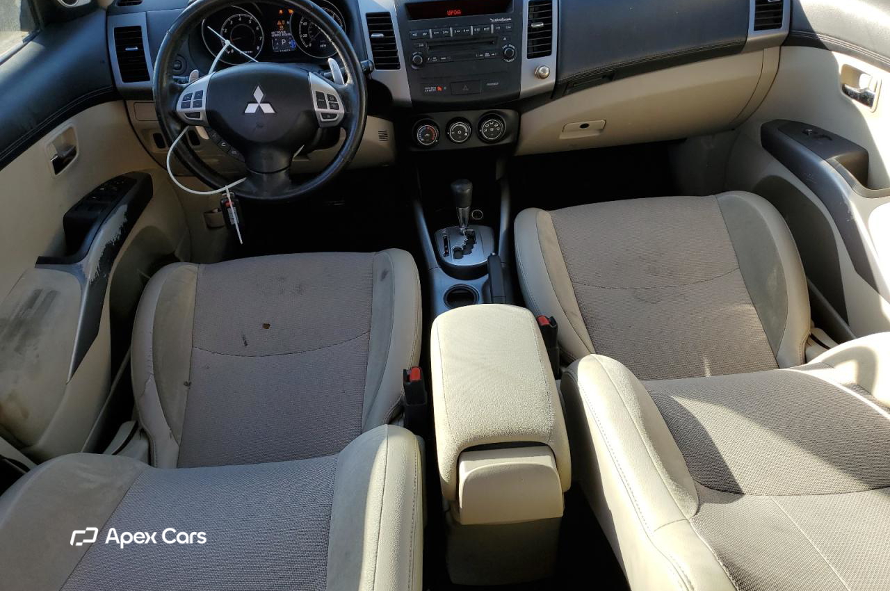 Mitsubishi Outlander 2011