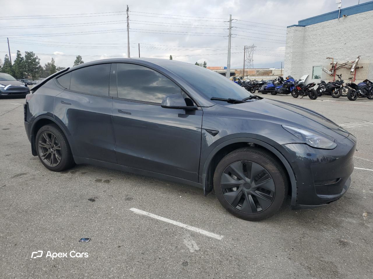 Tesla Model Y 2025
