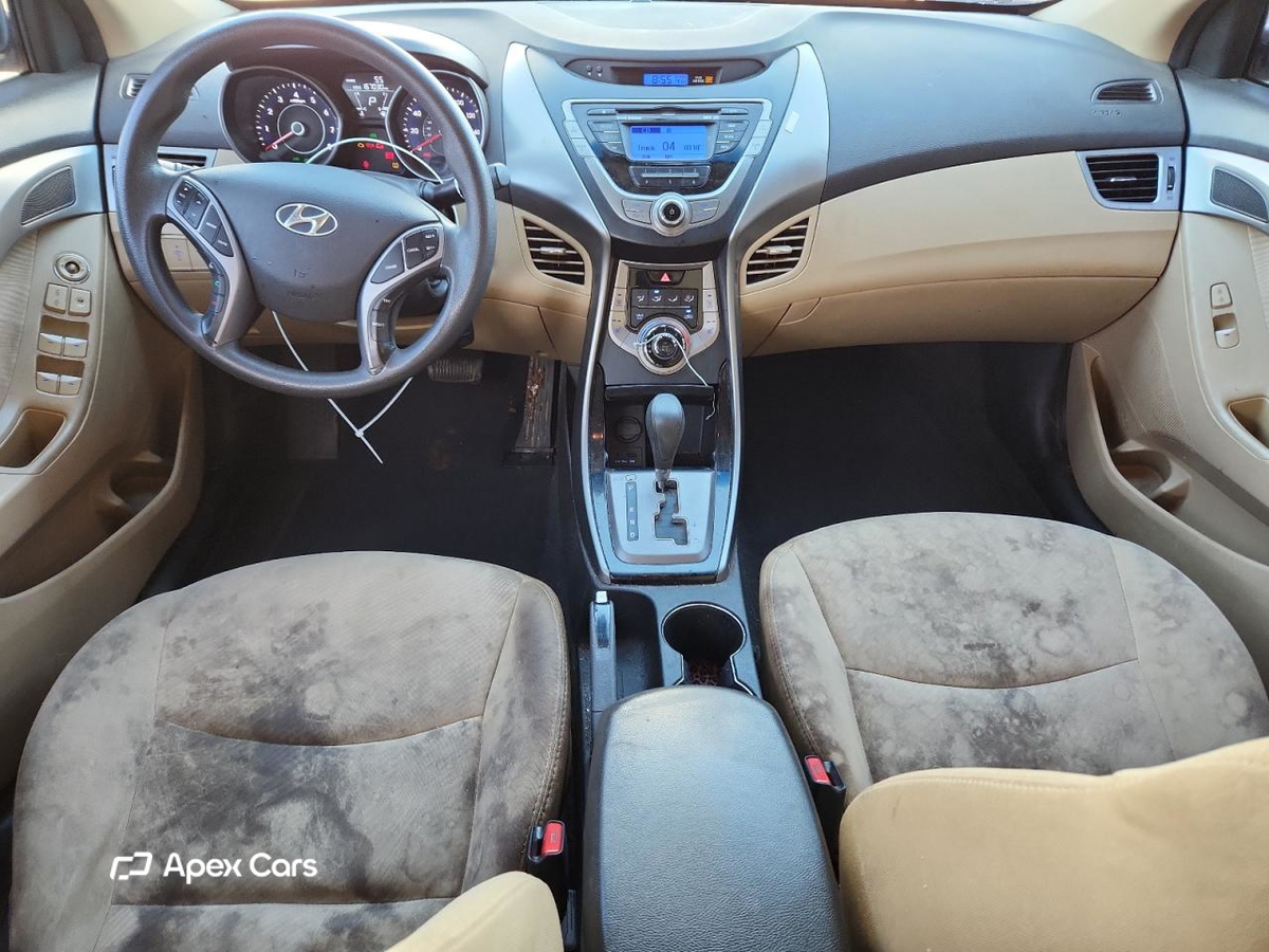 Hyundai Elantra 2013