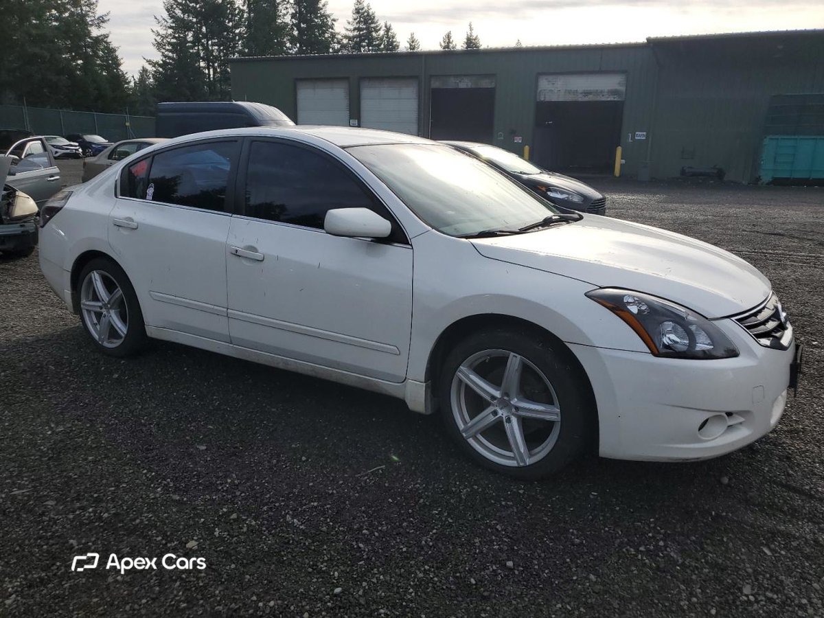 Nissan Altima 2012