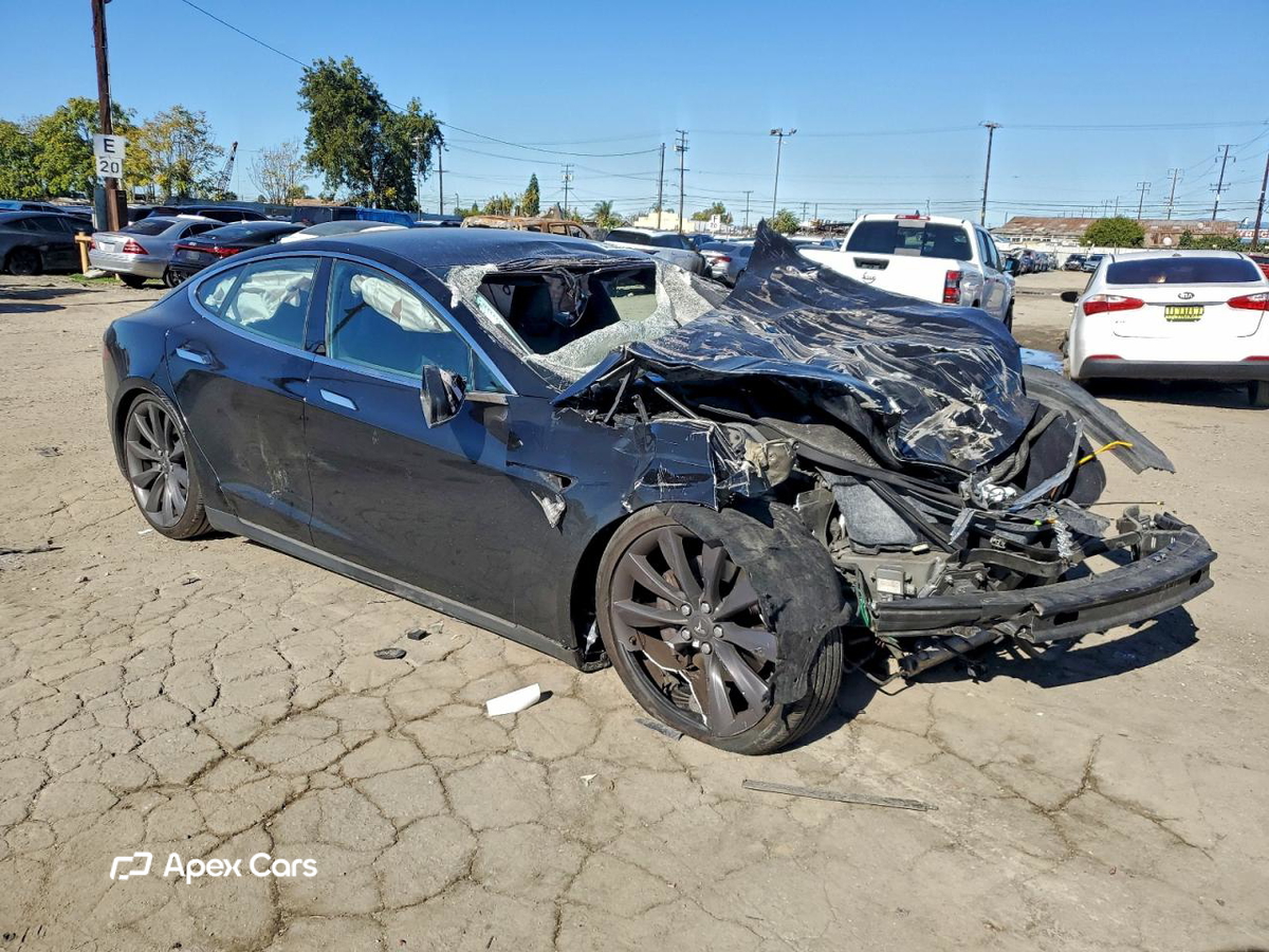Tesla Model S 2015