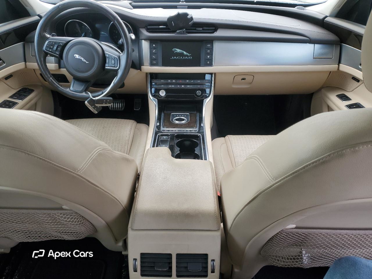 Jaguar XF 2016