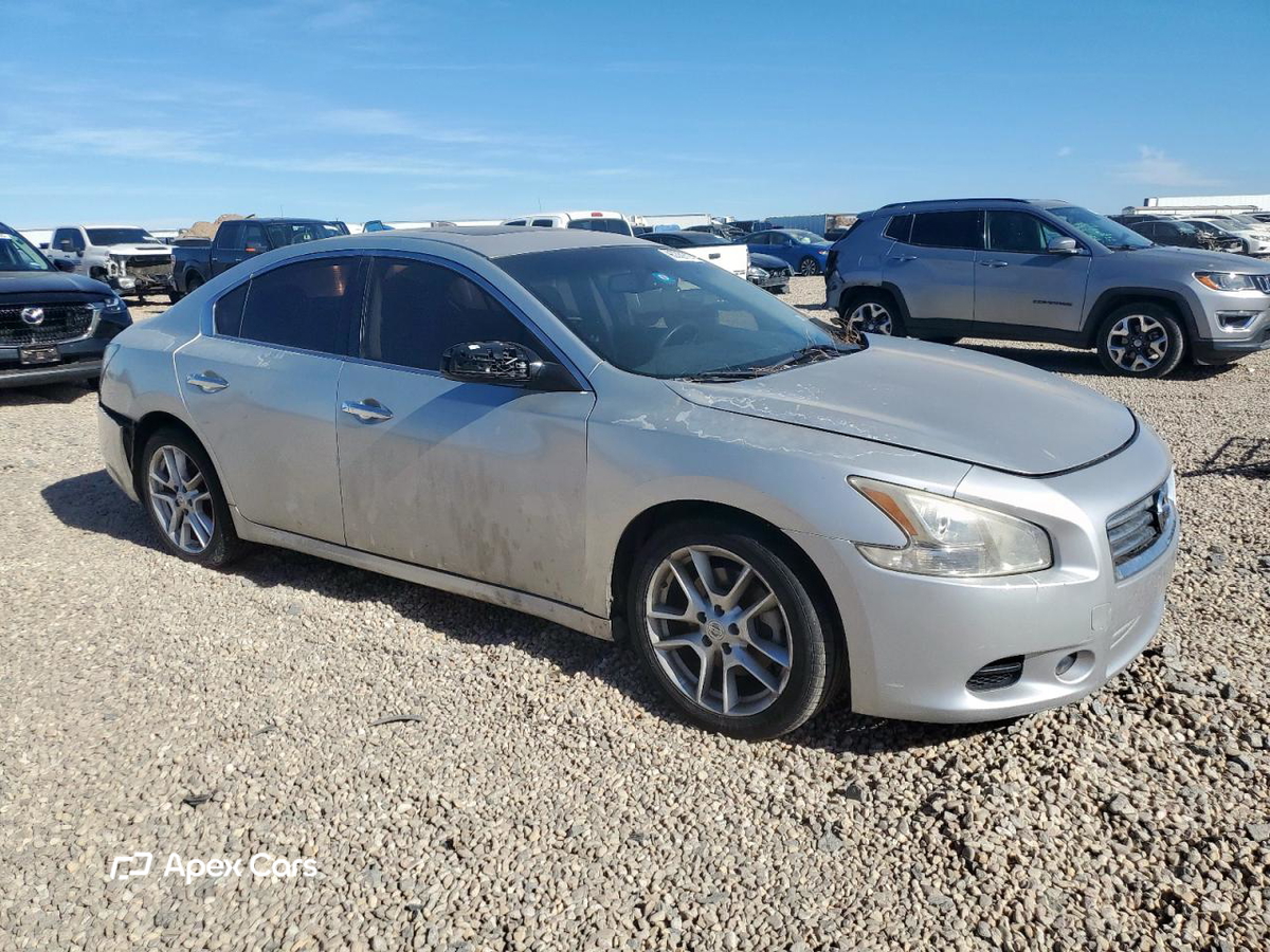 Nissan Maxima 2012