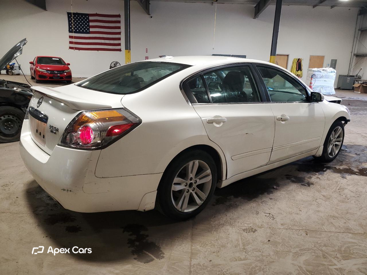 Nissan Altima 2012