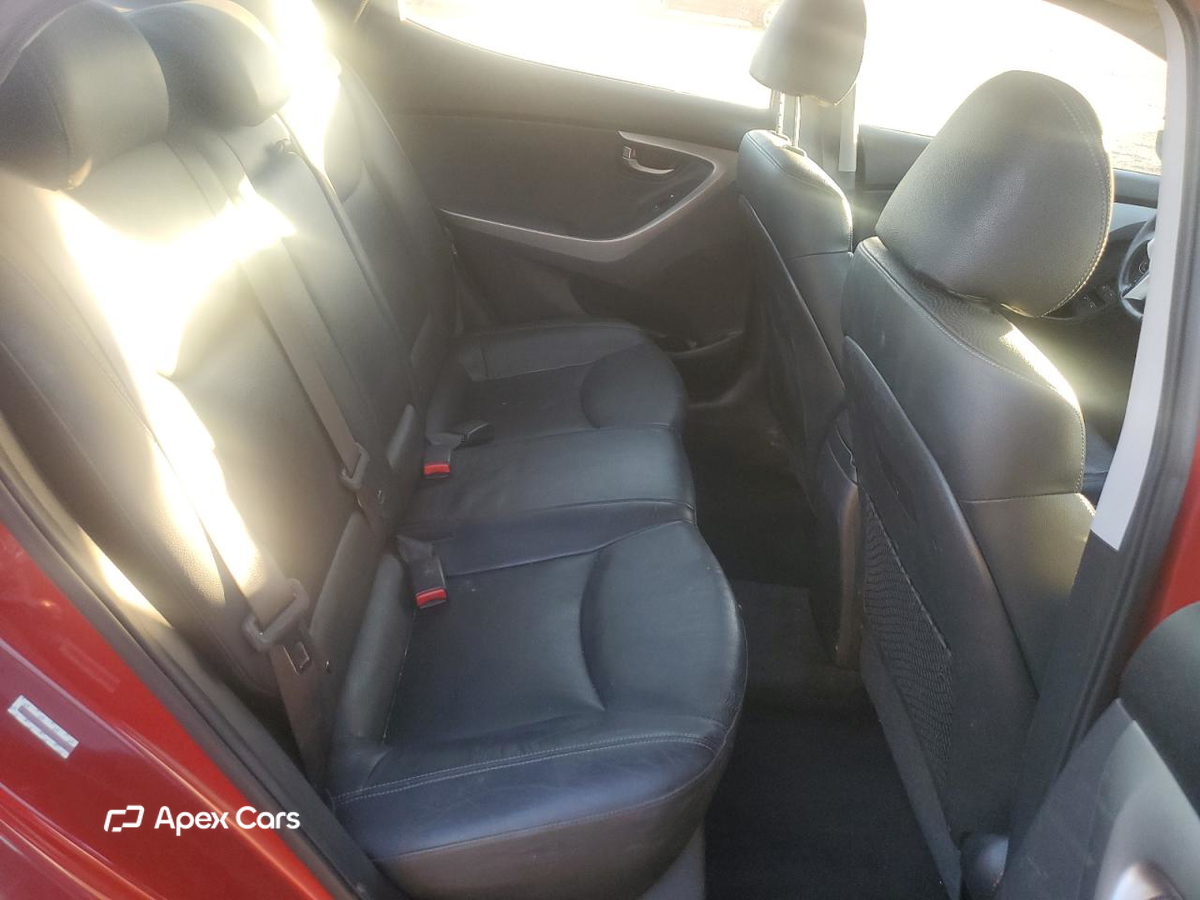 Hyundai Elantra 2012