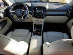 Volvo XC40 2025