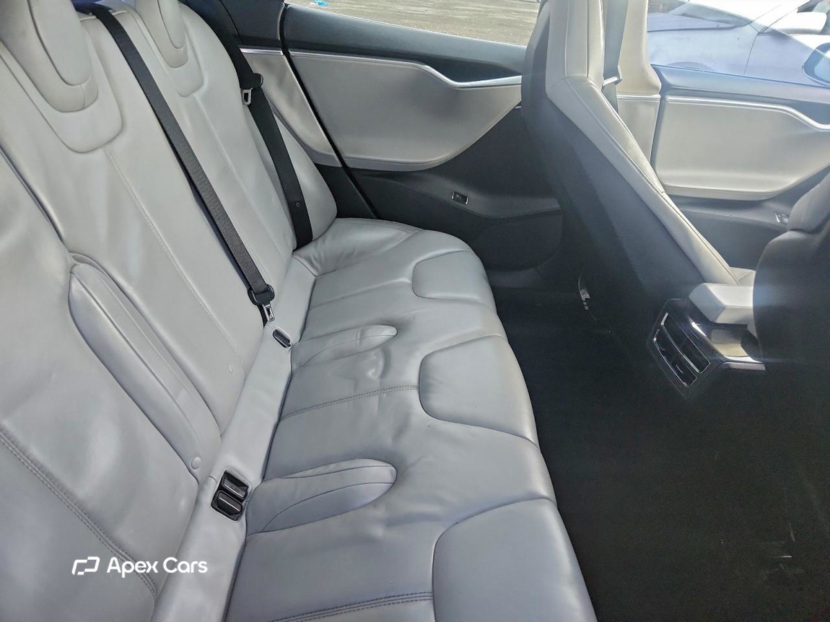 Tesla Model S 2013