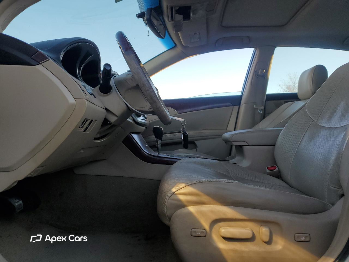 Toyota Avalon 2011