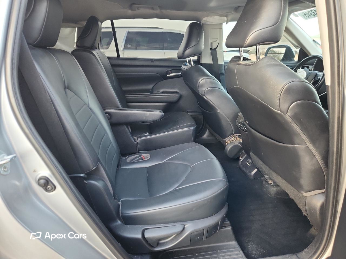 Toyota Highlander 2021