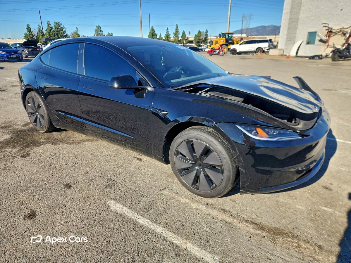 Tesla Model 3 2024