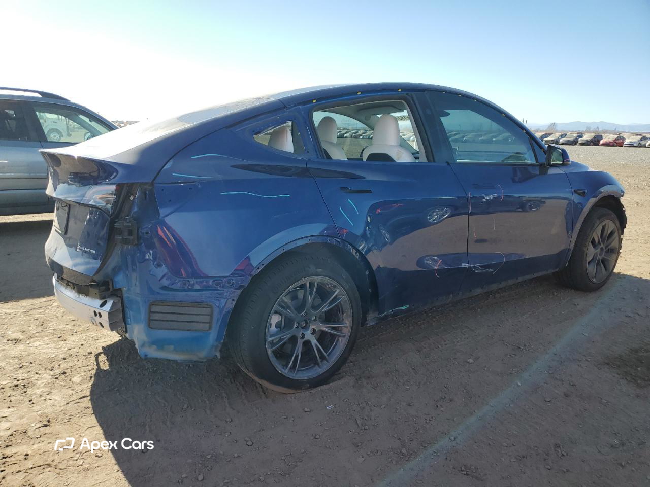 Tesla Model Y 2025