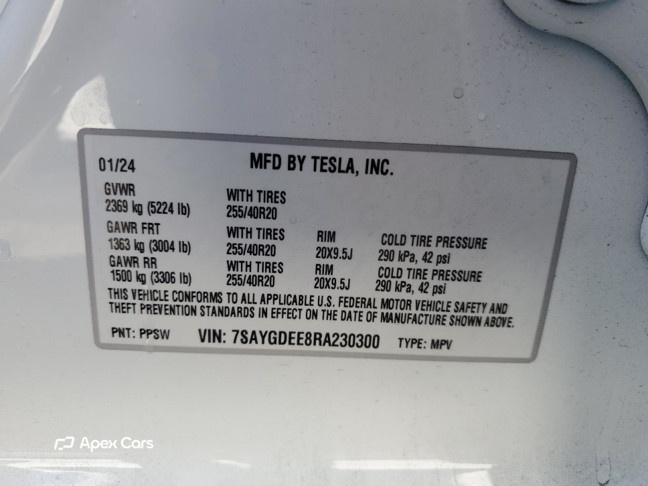 Tesla Model Y 2024