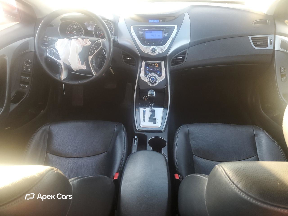 Hyundai Elantra 2012