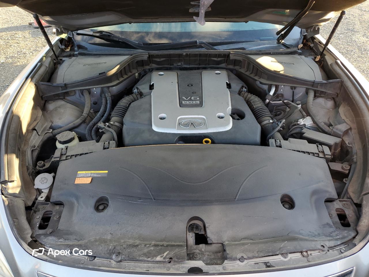 Infiniti M 2012