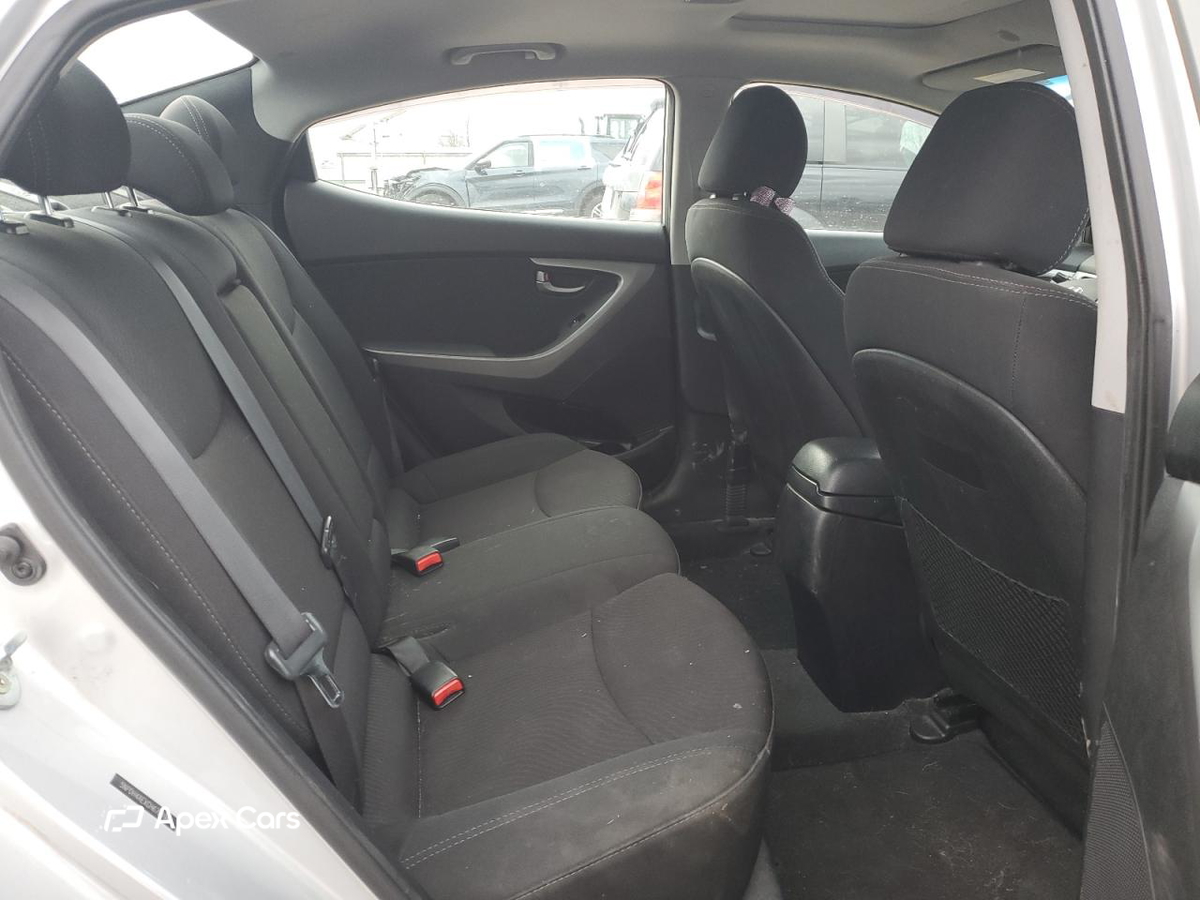 Hyundai Elantra 2016