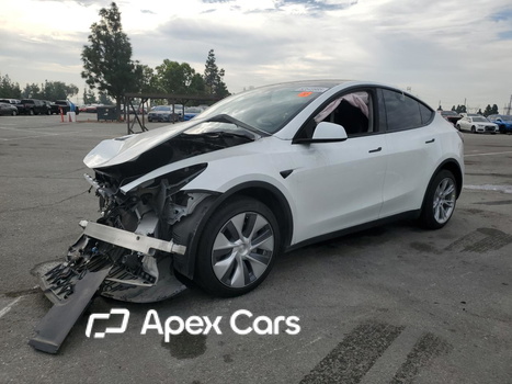 Tesla Model Y 2023 - Image 1 of 13