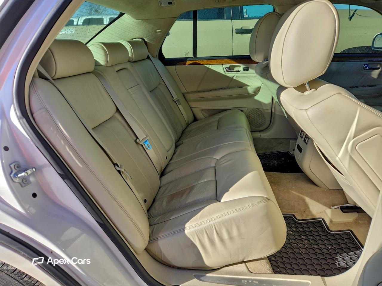 Cadillac DTS 2011