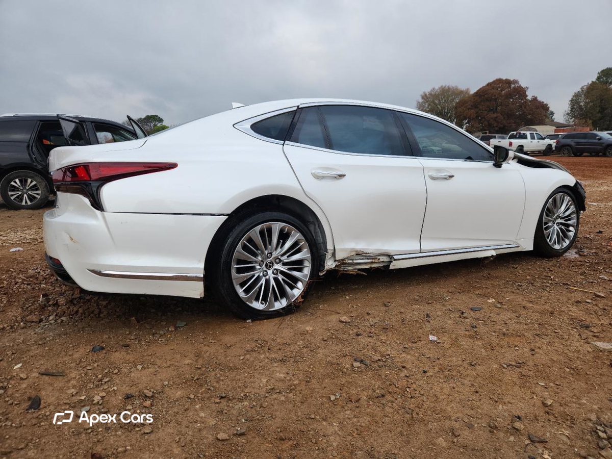 Lexus LS 2021